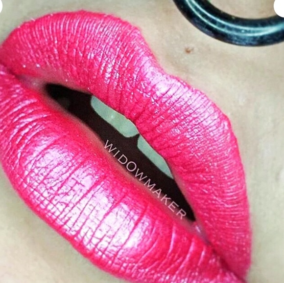 🌟HP🌟GIRLS GIRLS GIRLS Medusa Makeup METAL Gloss NWT - Picture 1 of 8